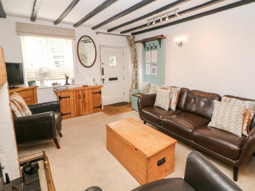 Post Office Cottage Matlock - image 13