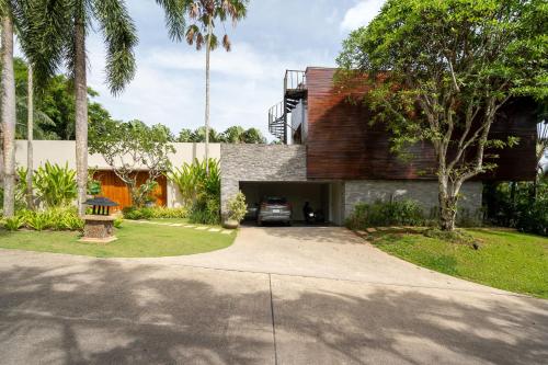 Luxury 3BR Villa C Layan Estate: Idyllic Retreat near Beach