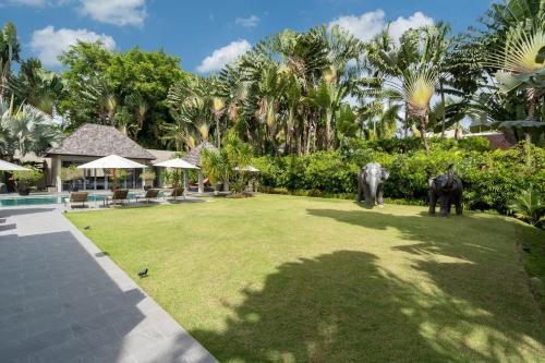 Luxury 3BR Villa C Layan Estate: Idyllic Retreat near Beach