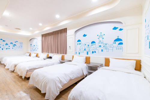 6 twin beds