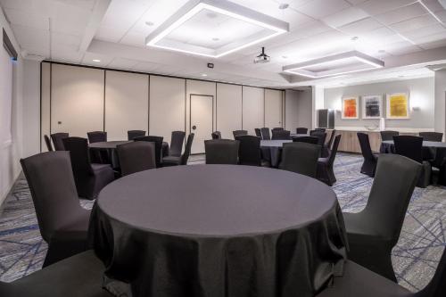 홀리데이 인 익스프레스 호텔 & 스위트 뉴탬파 I-75 바이 IHG - 회의실/연회장
