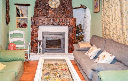  Awesome Home In Arenas Del Rey With Wifi in Arenas del Rey