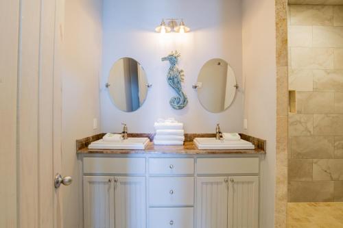 Castle in the Sand East Orange Beach AL-9 bedroom-Sleeps up to 26-Private Pool - image 4