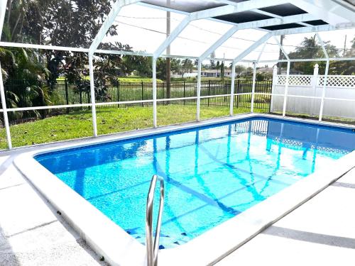 Huge Sarasota Pool Home