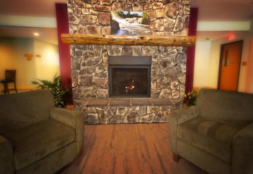 Junction Inn Suites & Conference Center in Babbitt, USA