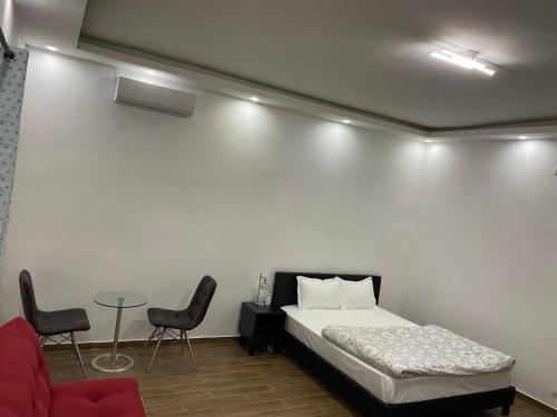 Charmant Studio front de terre Dakar in Grand-Yoff