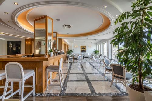 Bar/lounge, Kydon Hotel in Chania