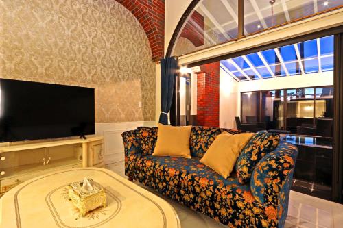 room detail thumbnail 1