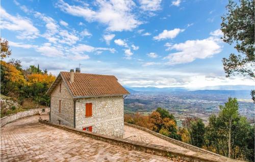  Amazing home in Spello with WiFi and 4 Bedrooms in Spello
