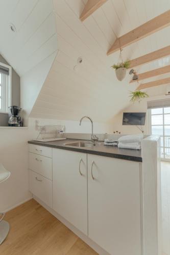 Einrichtungen, Unique boathouse by the foreshore / Sea view in Soldarfjordur