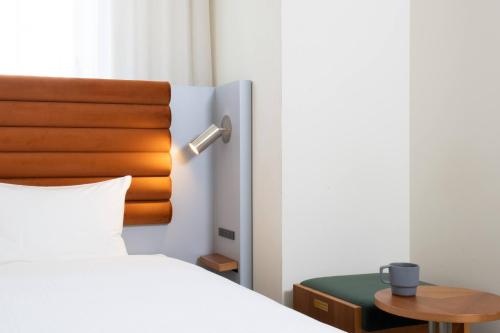 Compact Double Room image 3