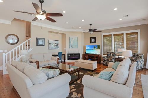 MoonStruck by Pristine Properties - main image