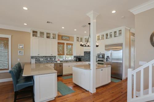 MoonStruck by Pristine Properties - image 3