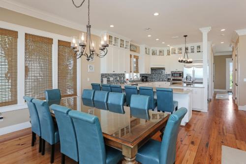 MoonStruck by Pristine Properties - image 7