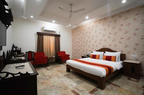 Deluxe Double Room with Garden View room in The Marugarh Resort & Spa