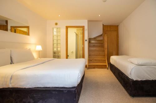 Two-Bedroom Apartment image 6