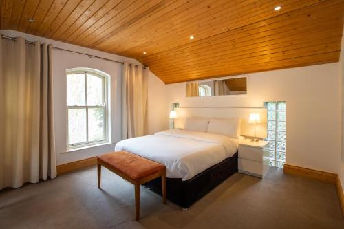 Two-Bedroom Apartment image 9