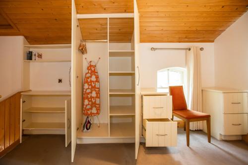 Two-Bedroom Apartment image 8