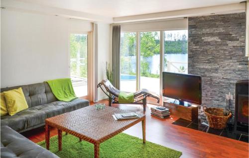 Nice Home In Sunne With Jacuzzi