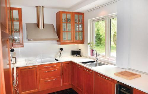 Kitchen, Pet Friendly Home In Sunne in Edsbjorke