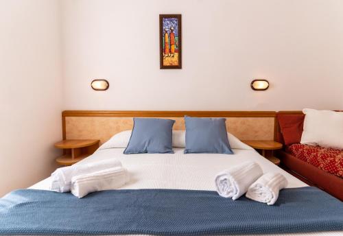Deluxe Double Room with Extra Bed