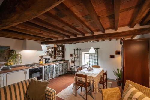 Konyha, La Colombaia in Massa E Cozzile