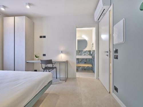 Piccolo Hotel - image 9