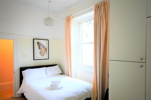 Konuk Odası, Peaceful & Pretty 2 bedroom flat near Clifton in Kingsdown