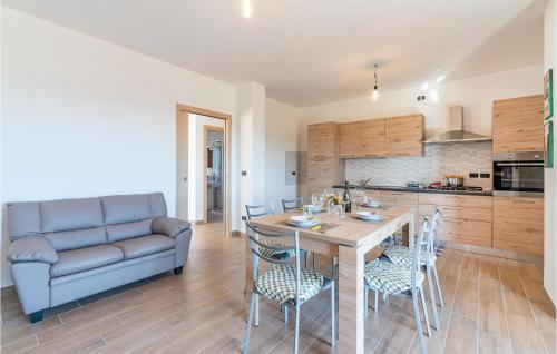 Stunning apartment in Badolato CZ with 3 Bedrooms and WiFi in Badolato