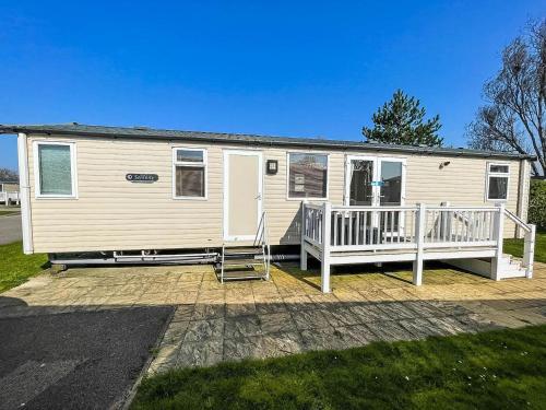 Brilliant 8 Berth Caravan With Decking At Haven Caister Beach Ref 30055p