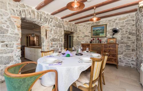 Lovely Home In Ruzici With Wifi