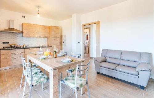  Amazing apartment in Badolato CZ with 3 Bedrooms and WiFi in Badolato