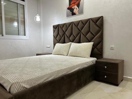 Apprt lux in Oudžuda
