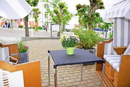One-Bedroom Apartment with Terrace image 10
