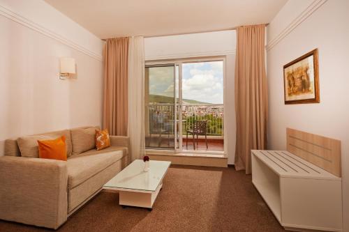 Double Deluxe Room Park View  image 4
