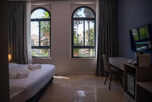 Superior Double with Balcony image 10