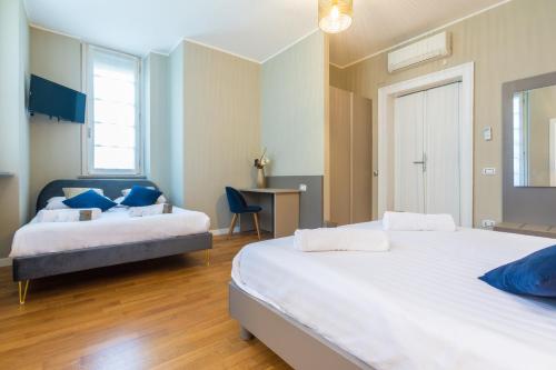 Martini Suite - image 12