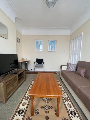 Stunning 1 Bedroom Home - Apartment - Southend-on-Sea