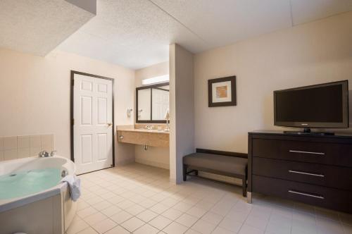 Wingate by Wyndham Sylvania-Toledo