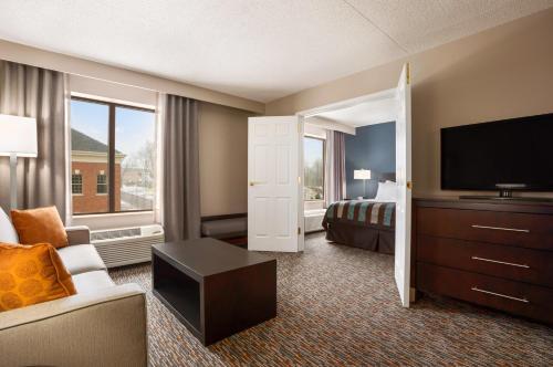 Wingate by Wyndham Sylvania - main image