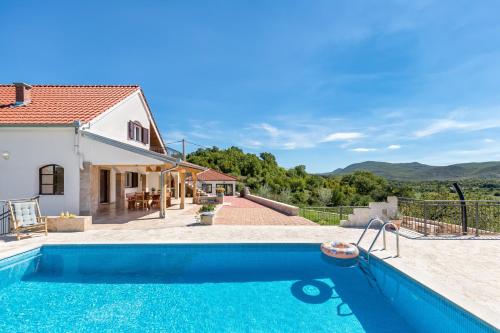 Luxury villa Lela, with the pool