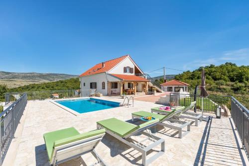 Luxury villa Lela, with the pool