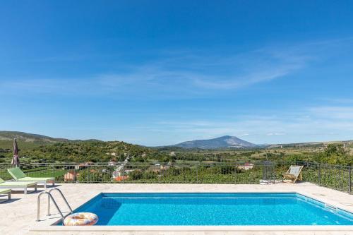 Luxury villa Lela, with the pool