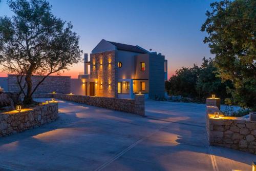 Carpe Diem Villa - Luxurious, 15km From The Beach