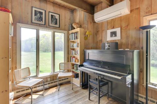 Serene Salisbury Rental Home on 26 Acres with Deck! in Salisbury, USA