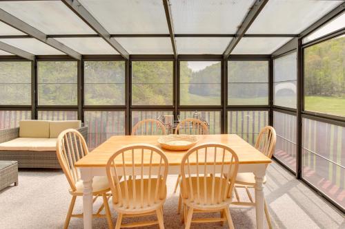 Serene Salisbury Rental Home on 26 Acres with Deck! in 雷克維爾