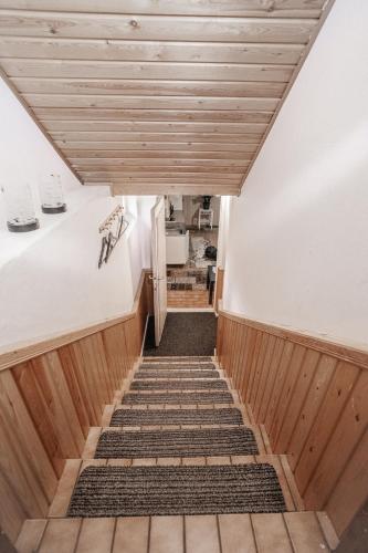 Lobby, Mukava kellarihuoneisto jossa sauna ja poreallas in Jakobstad