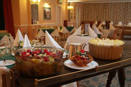 Food and beverages, Saxonville Hotel in Whitby