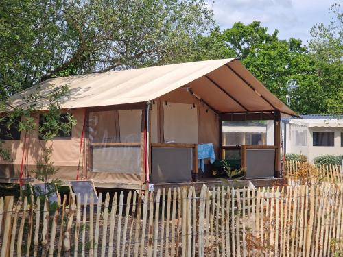 Lodge Les P'tites Maisons dans la Prairie - Camping - Sallertaine