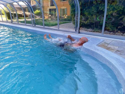 Maison d'une chambre avec piscine partagee jardin amenage et wifi a Le Thor